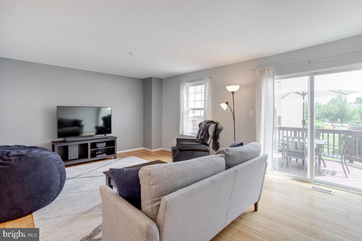 STONEY BEACH - Residential