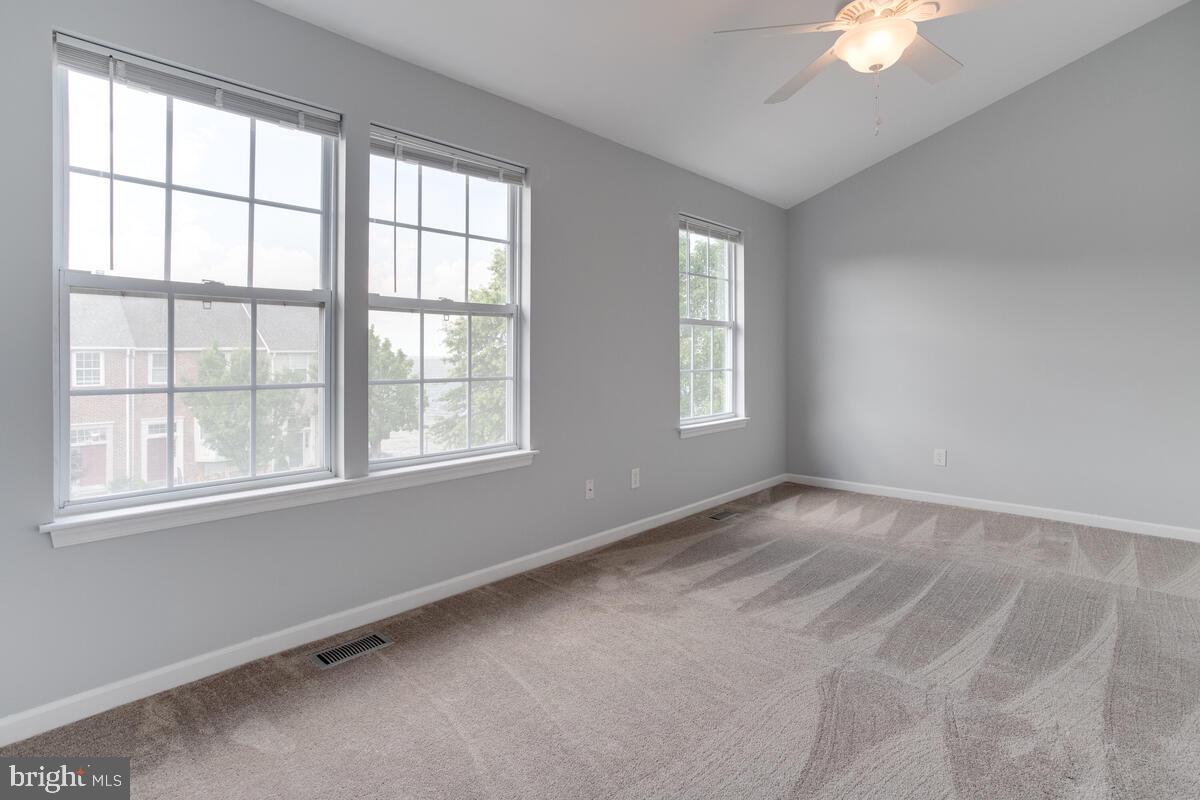 STONEY BEACH - Residential