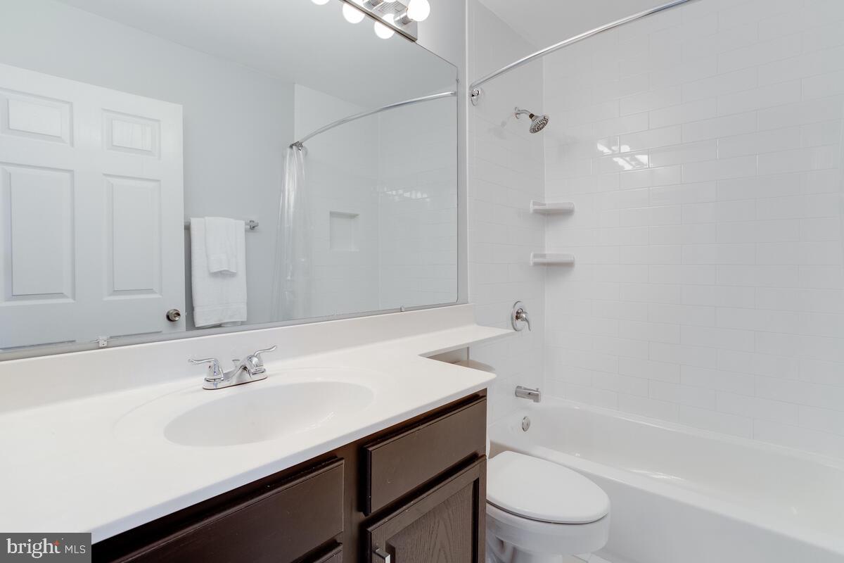 STONEY BEACH - Residential