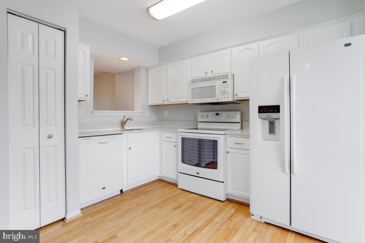 STONEY BEACH - Residential