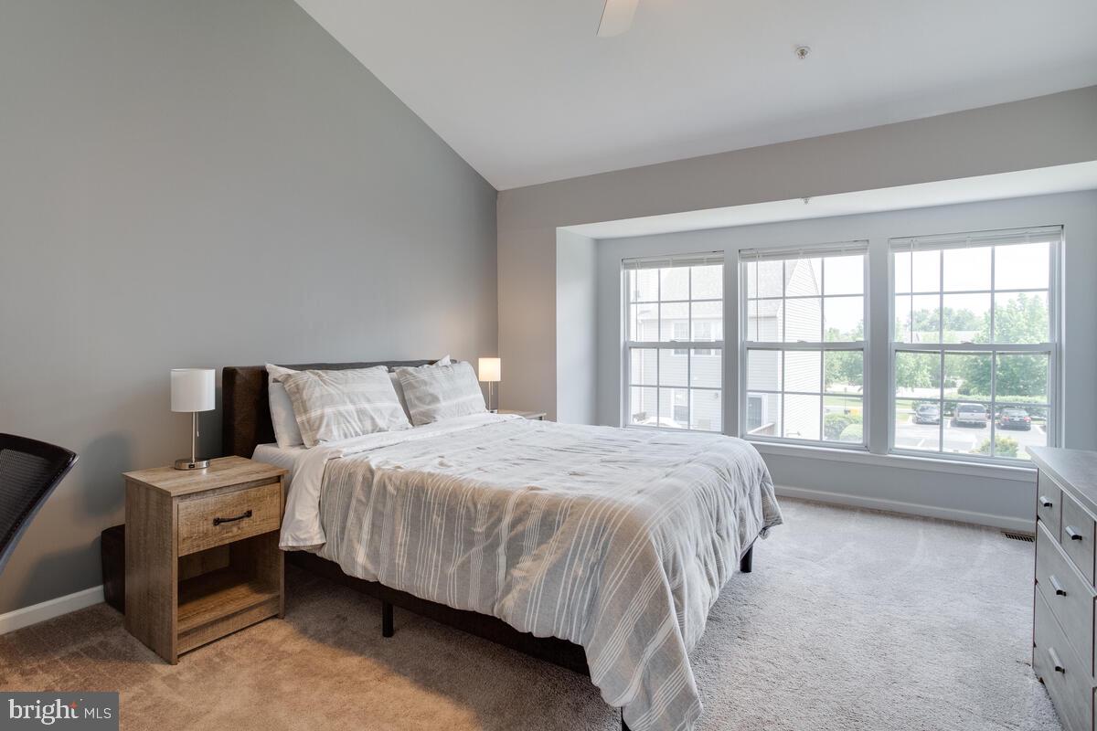 STONEY BEACH - Residential