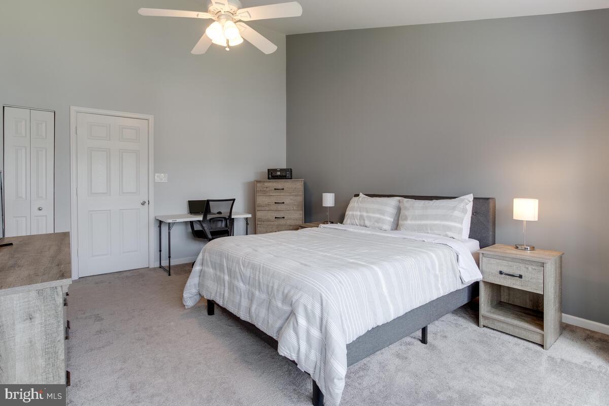 STONEY BEACH - Residential