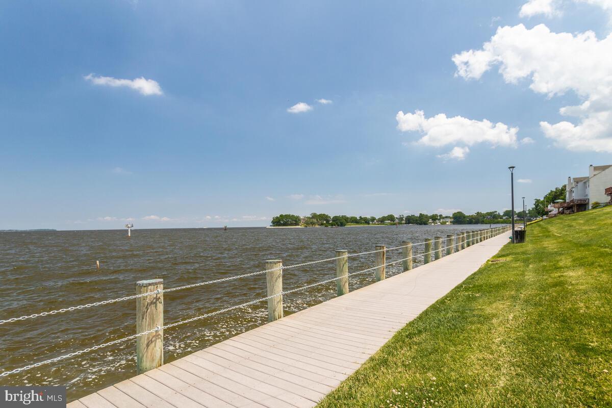 STONEY BEACH - Residential