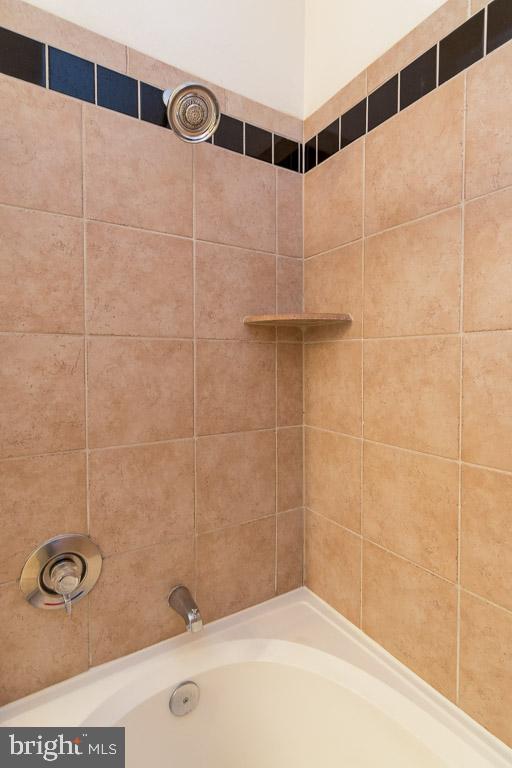 WHITE FLINT STATION - Residential Lease