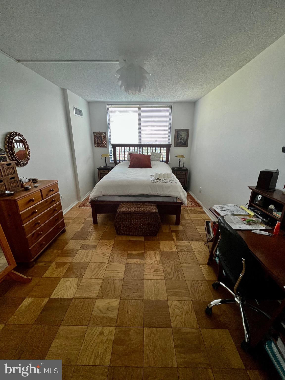 PROMENADE TOWERS - Residential Lease