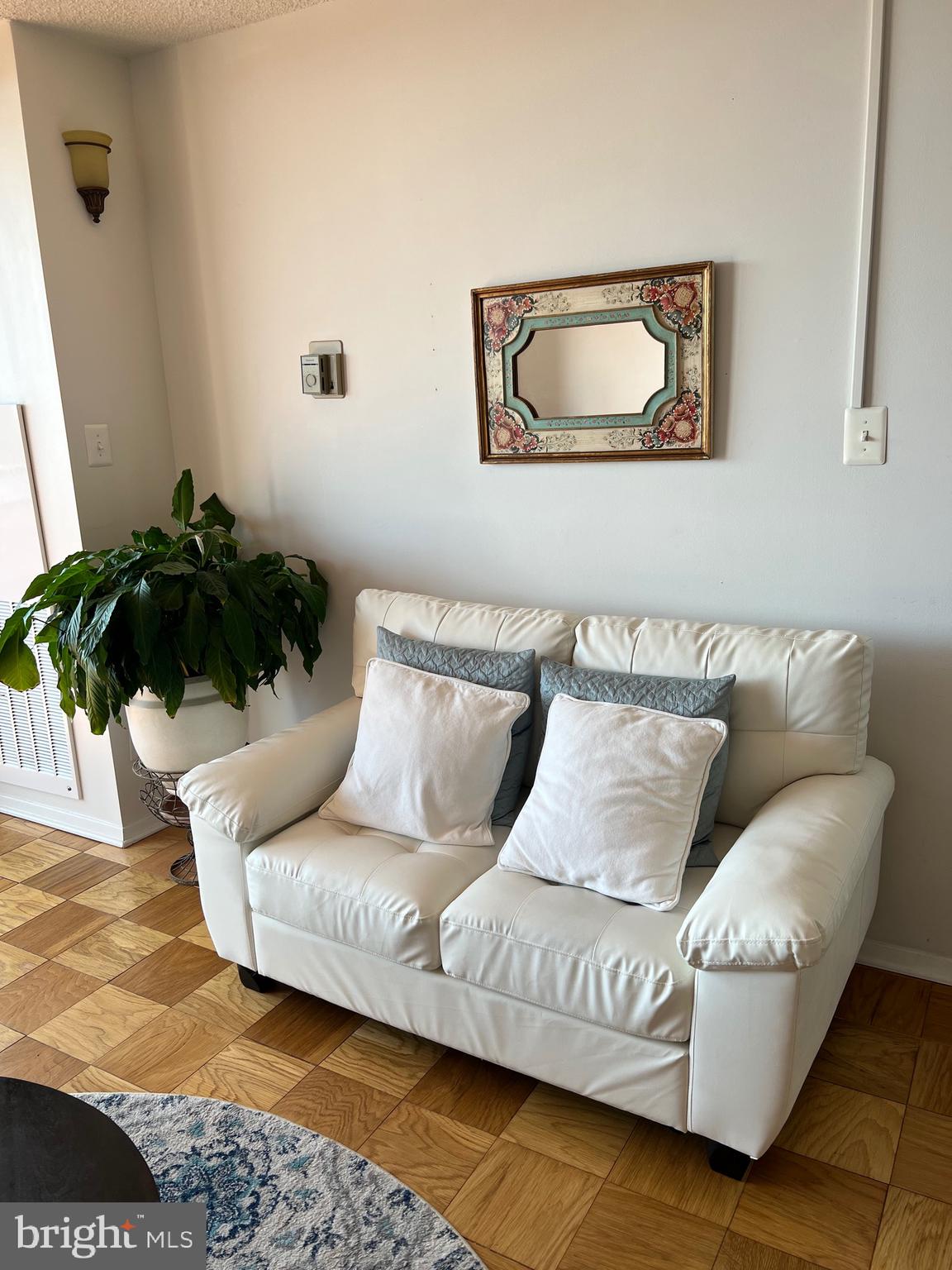 PROMENADE TOWERS - Residential Lease