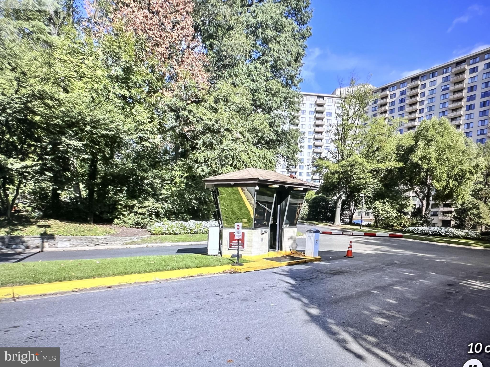 PROMENADE TOWERS - Residential Lease