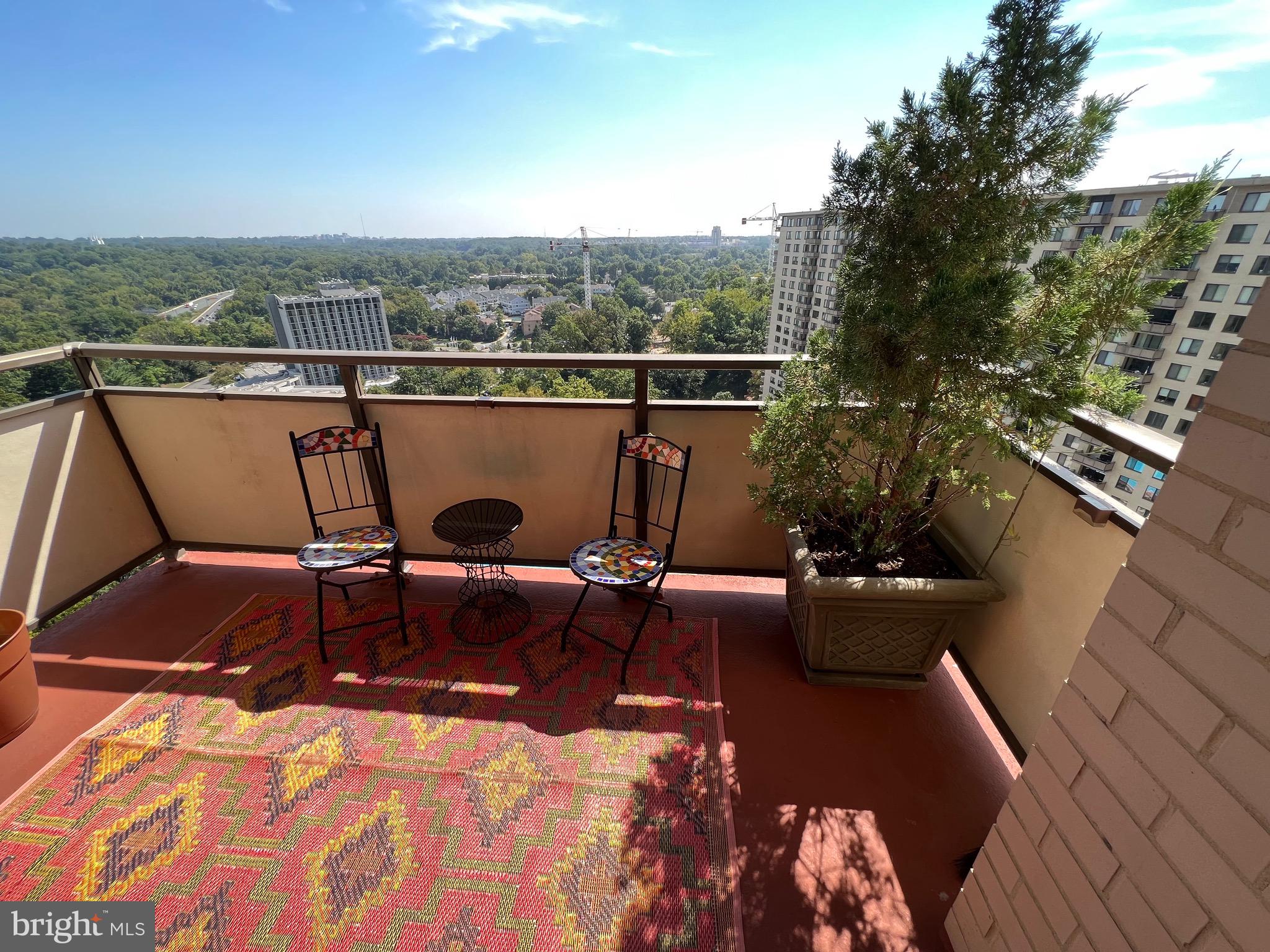 PROMENADE TOWERS - Residential Lease