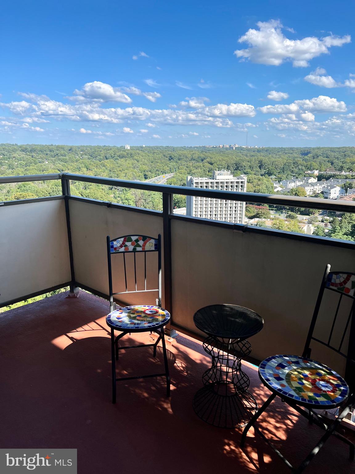 PROMENADE TOWERS - Residential Lease