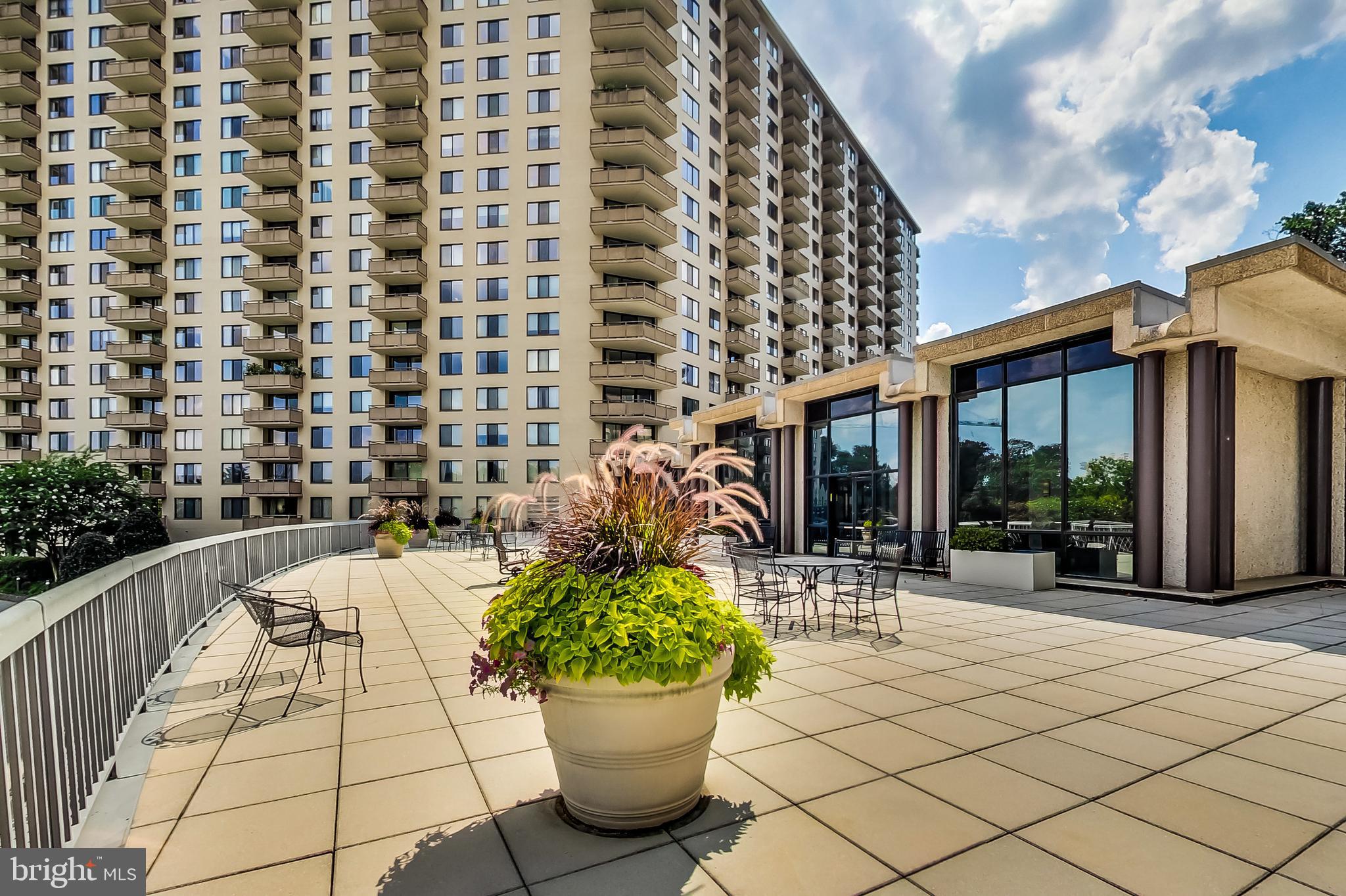 PROMENADE TOWERS - Residential Lease