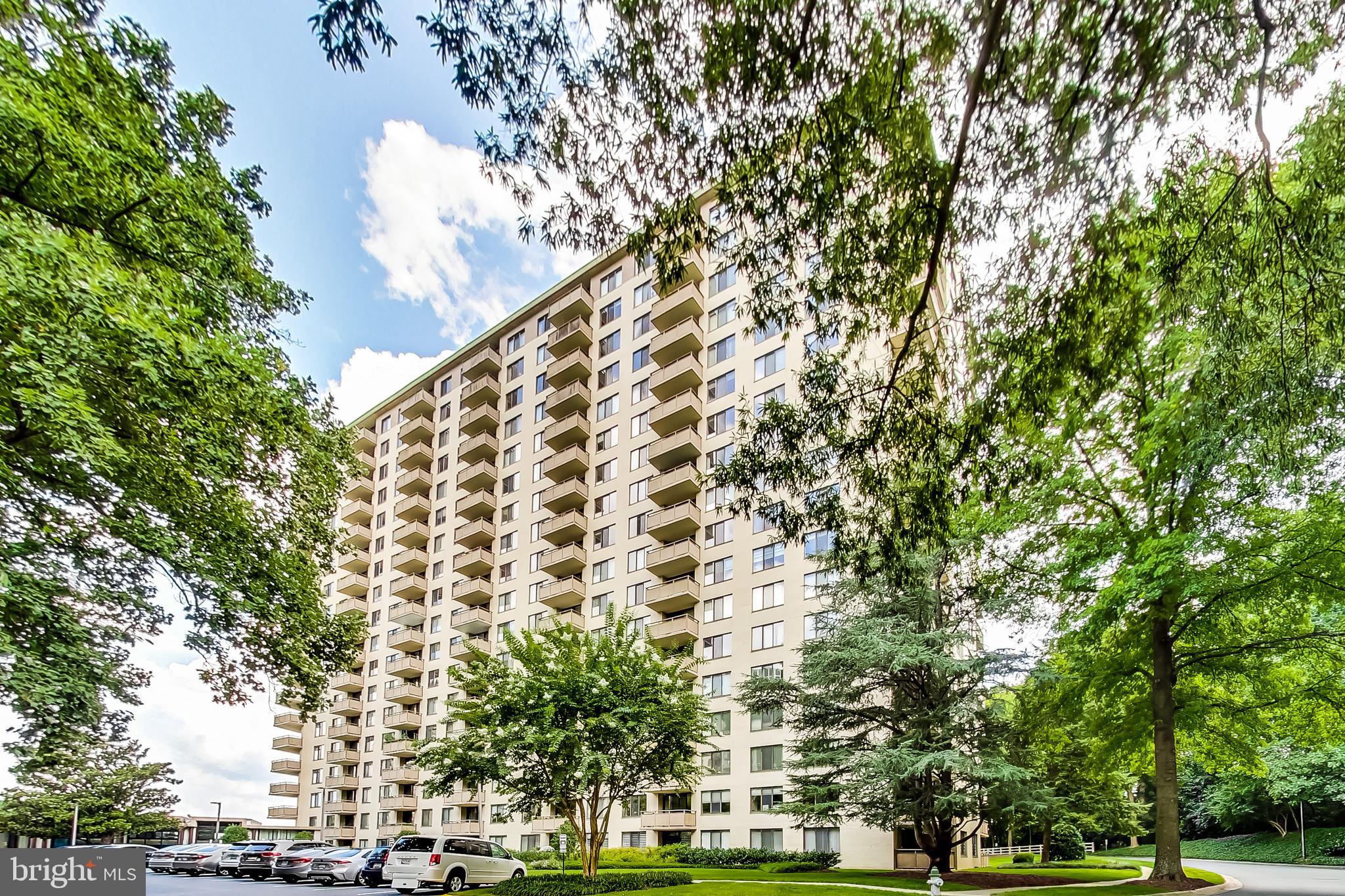 PROMENADE TOWERS - Residential Lease