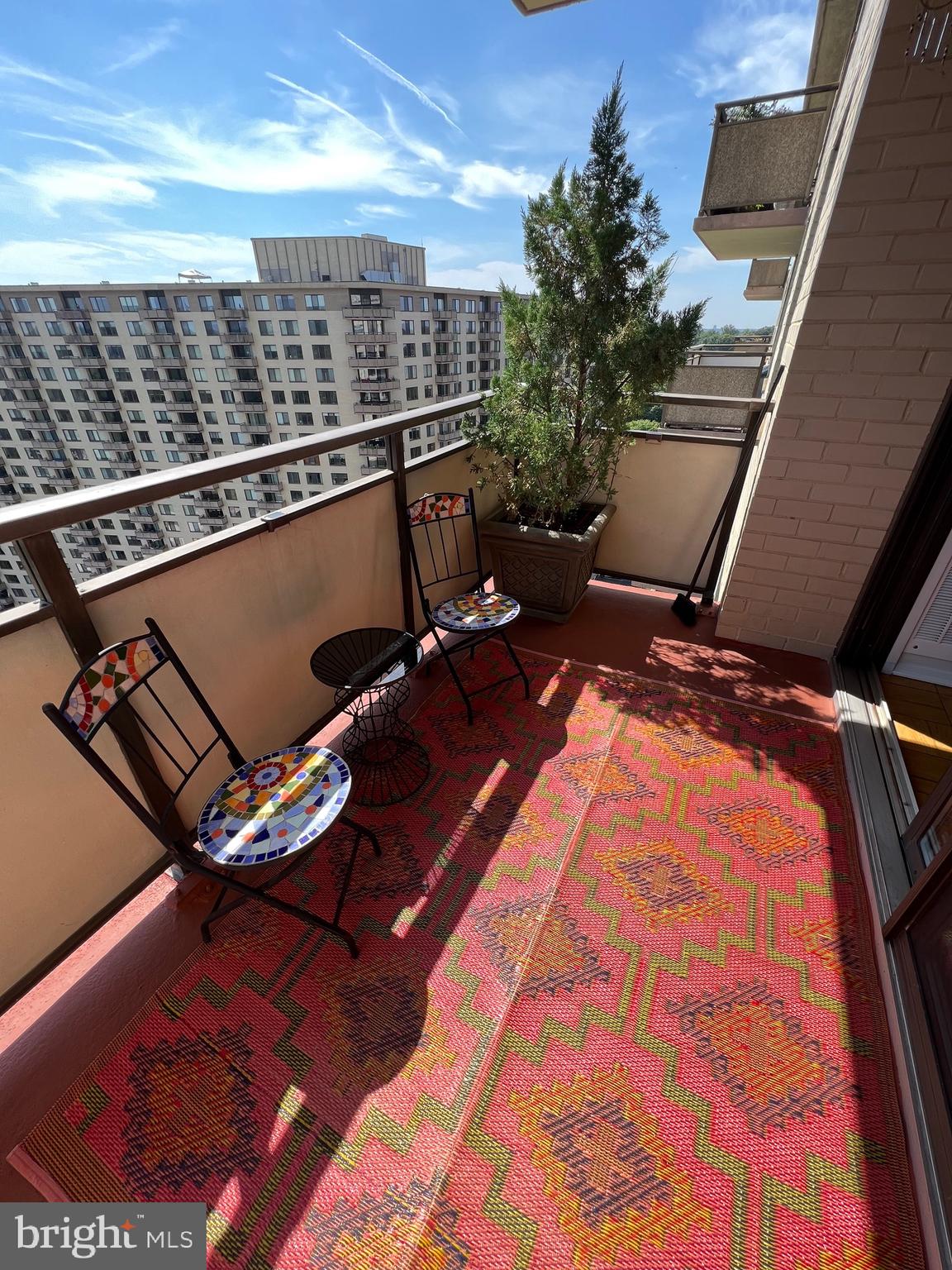 PROMENADE TOWERS - Residential Lease