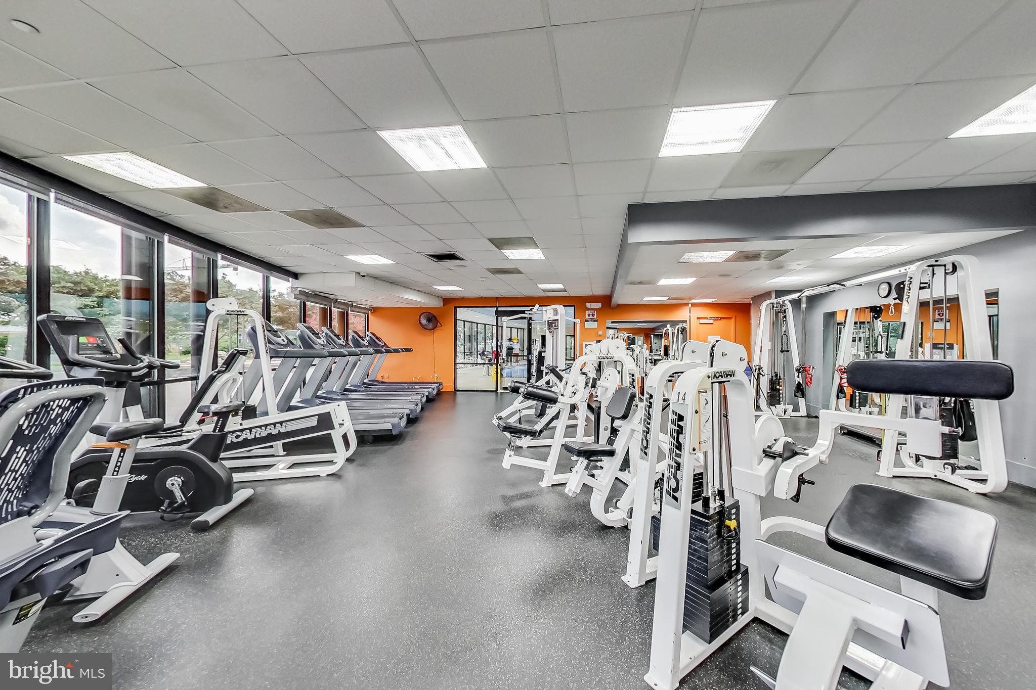 PROMENADE TOWERS - Residential Lease