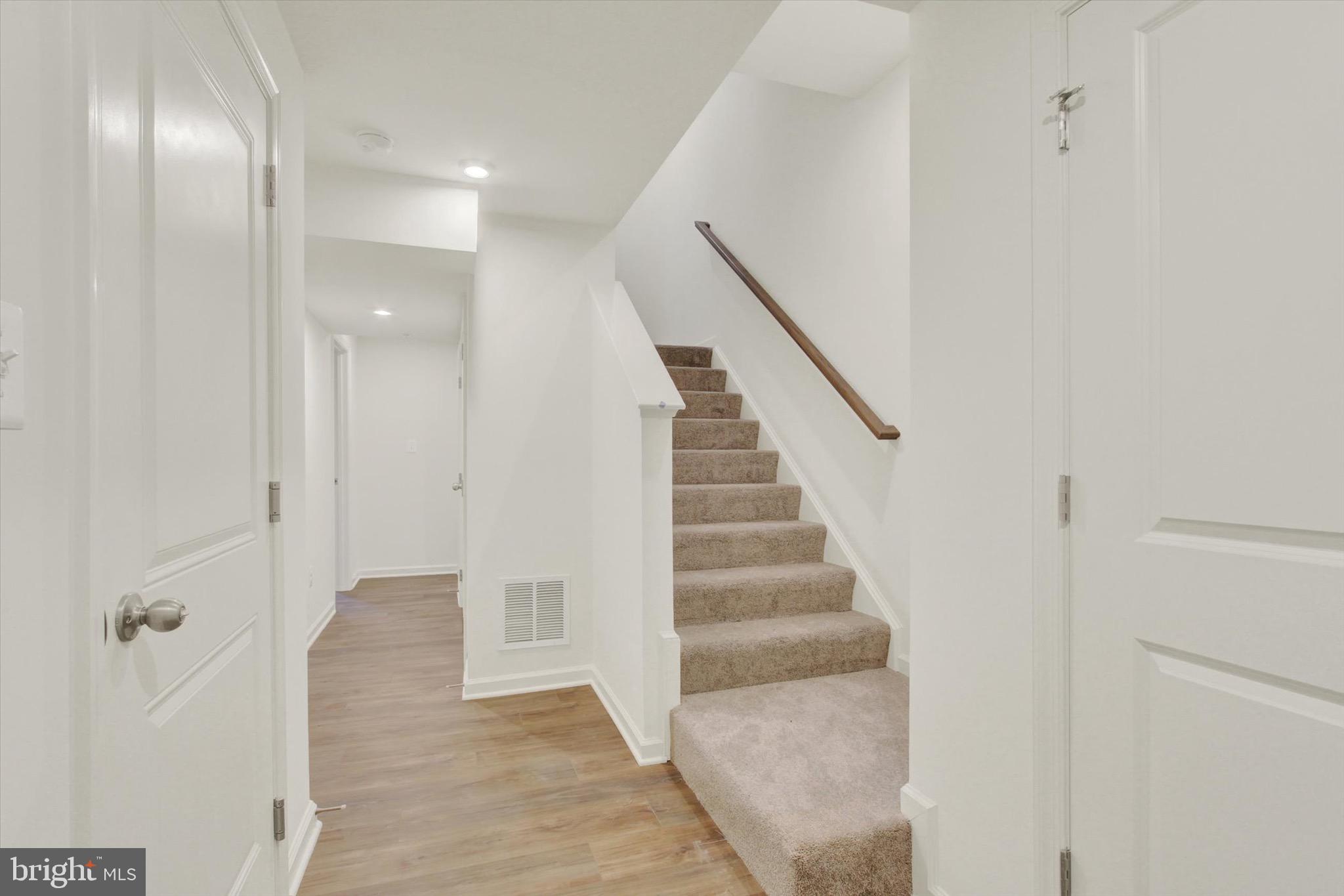 HOMESTEAD ACRES - Residential Lease