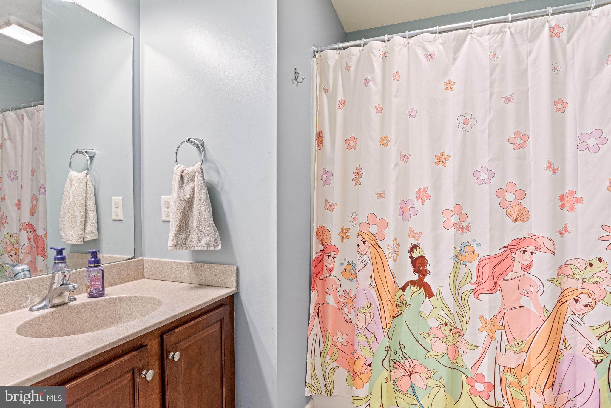 SCHOOLHOUSE CROSSING - Residential