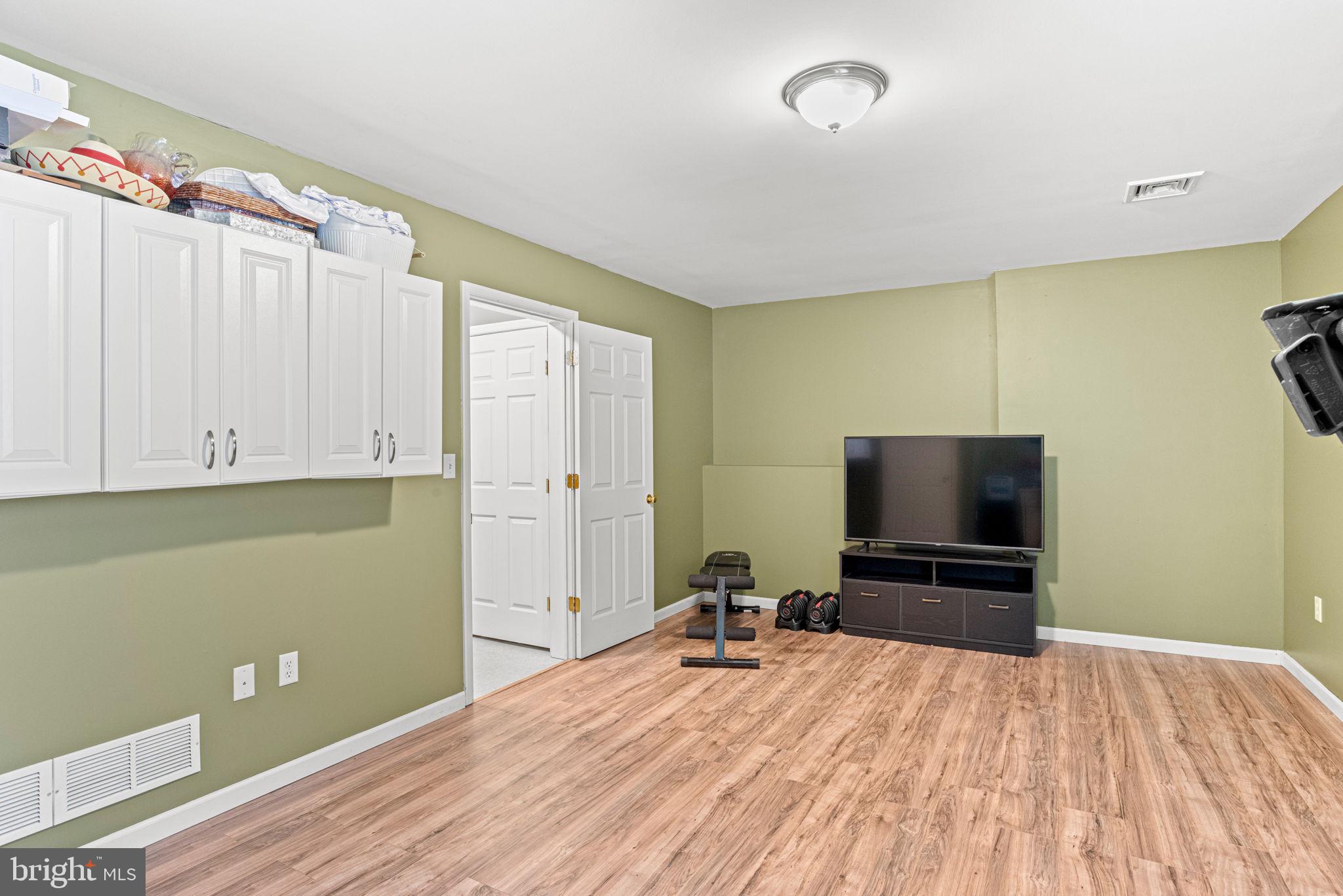 SCHOOLHOUSE CROSSING - Residential