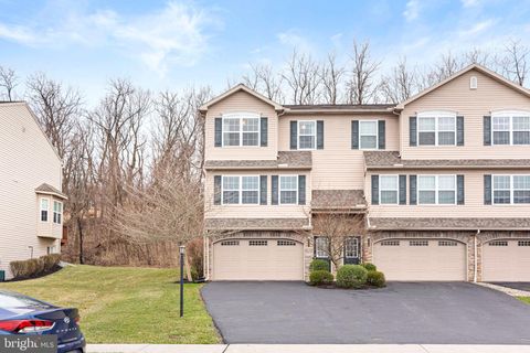 Townhouse For Sale - 174 Old Schoolhouse Lane Ln<br/> Cumberland County, MECHANICSBURG, PA 17055