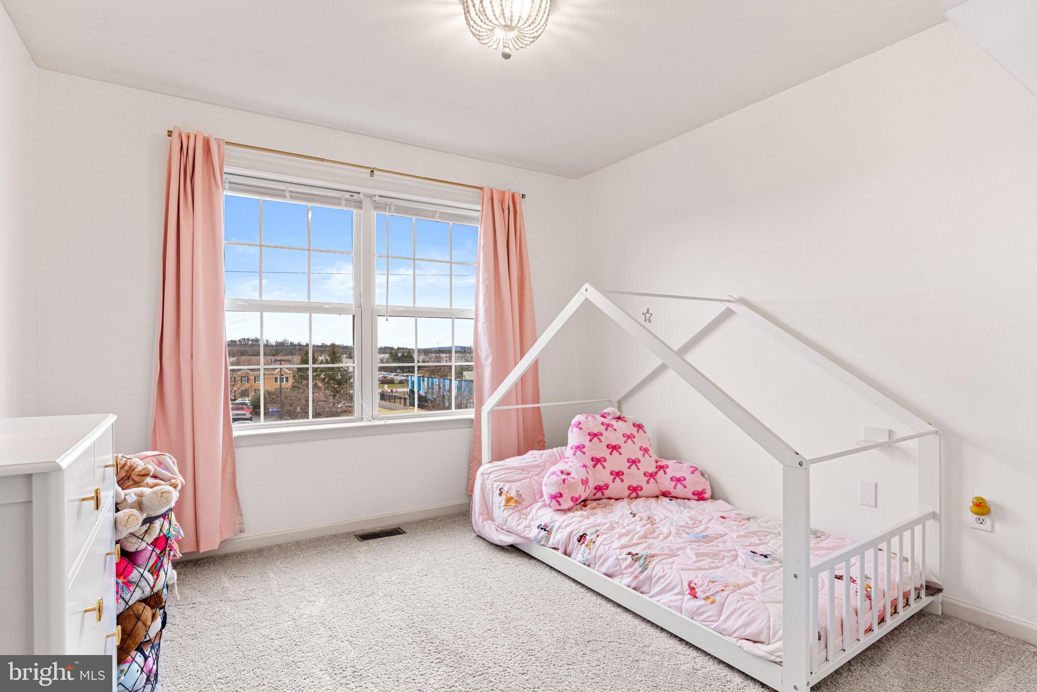 SCHOOLHOUSE CROSSING - Residential