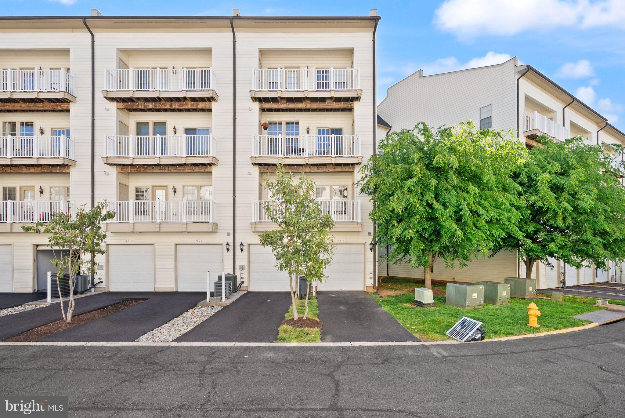 MADISON CRESCENT - Residential