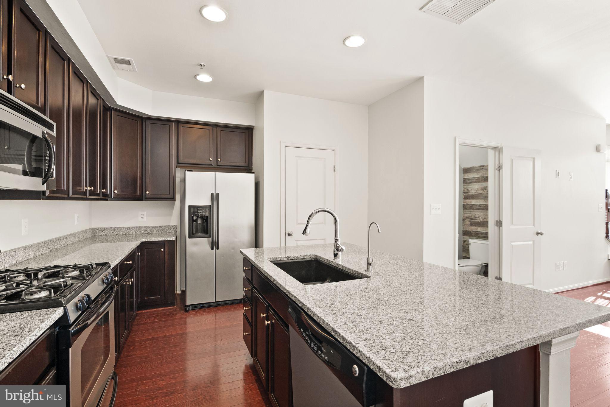 MADISON CRESCENT - Residential