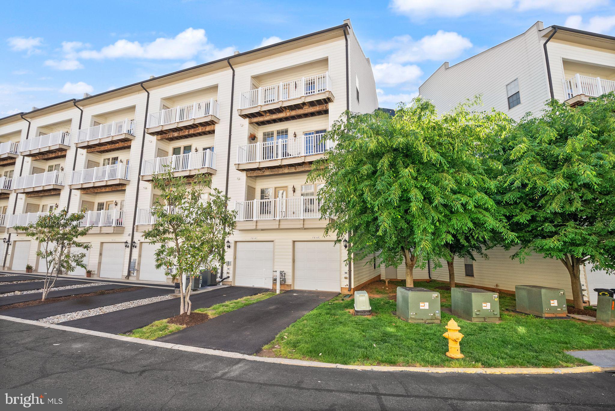 MADISON CRESCENT - Residential