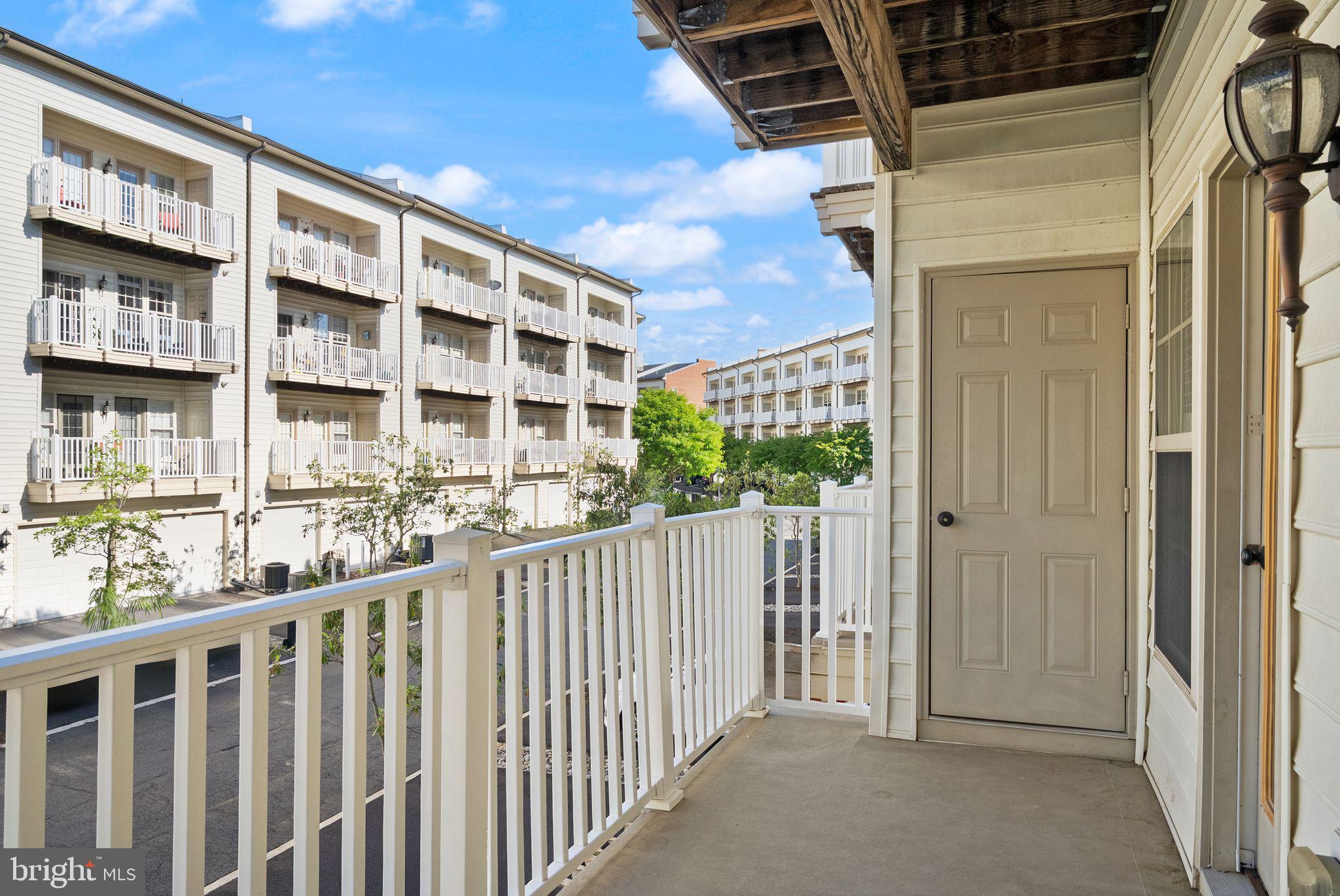 MADISON CRESCENT - Residential