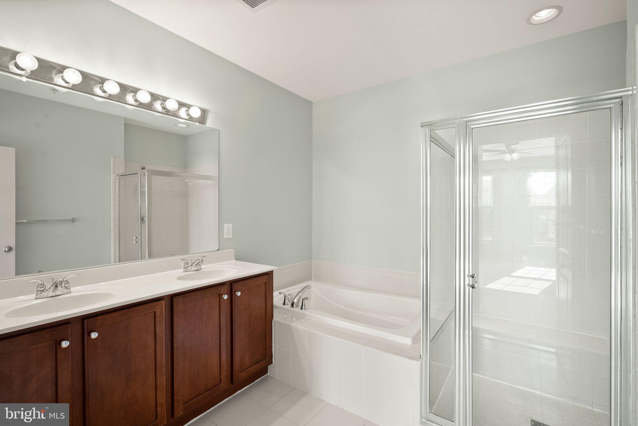 MADISON CRESCENT - Residential