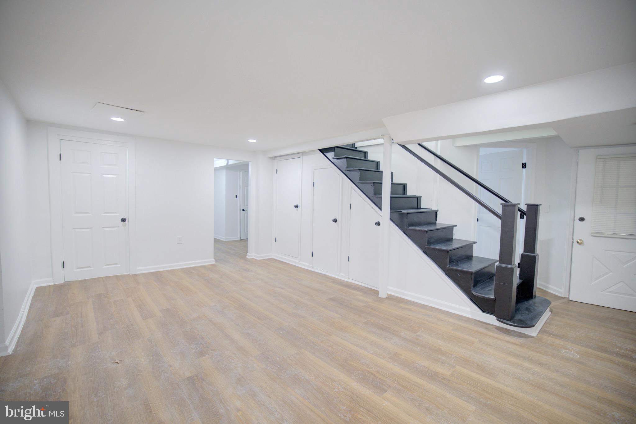 HAMILTON HILLS - Residential Lease