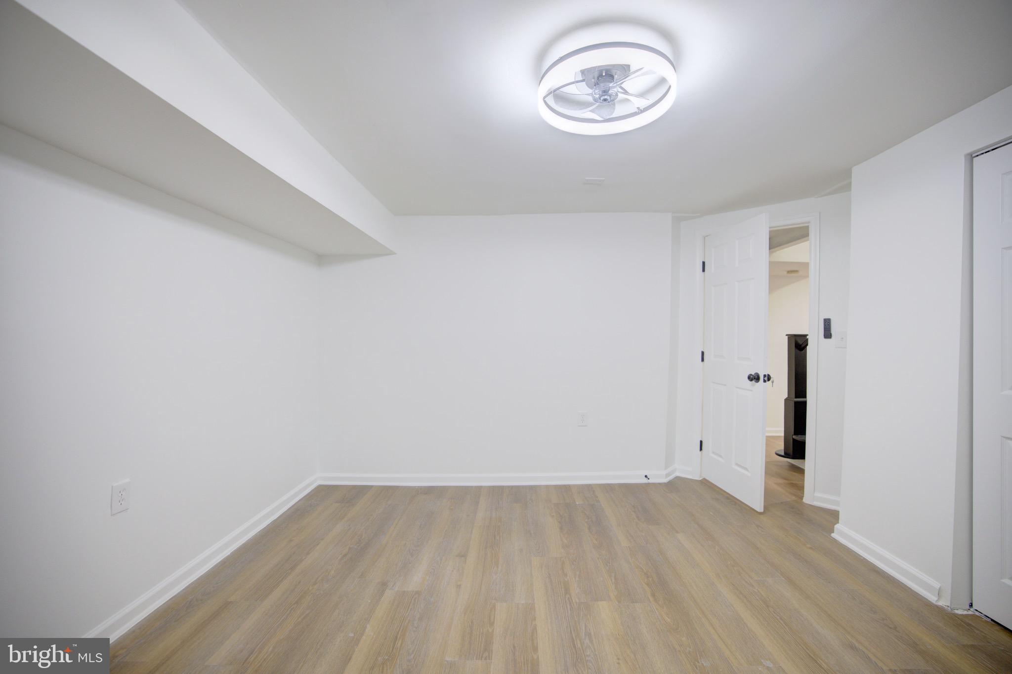 HAMILTON HILLS - Residential Lease