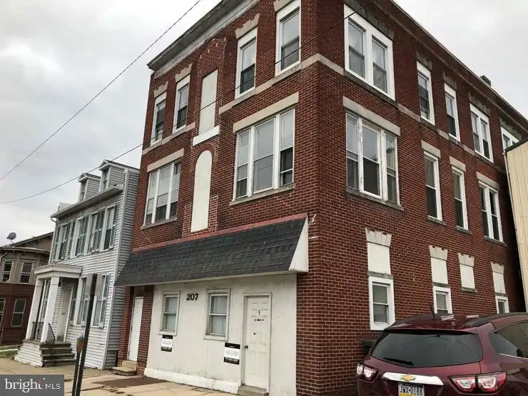 207 W Market Street, Lewistown, PA 17044