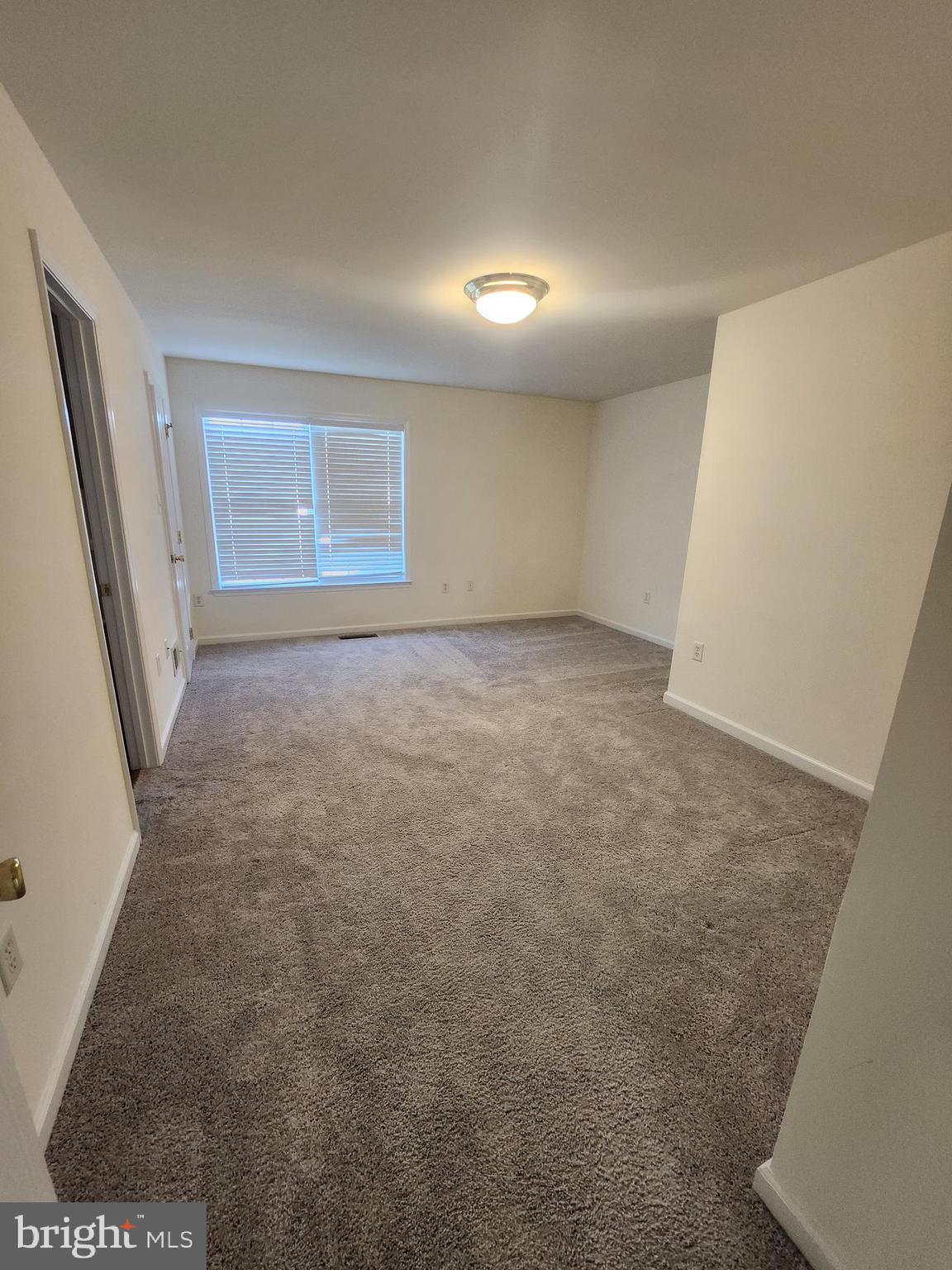 THE TOWNES OF RIDGEWAY - Residential Lease