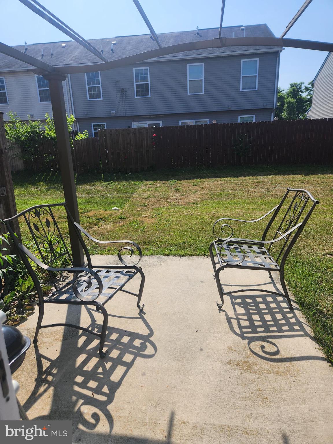 THE TOWNES OF RIDGEWAY - Residential Lease