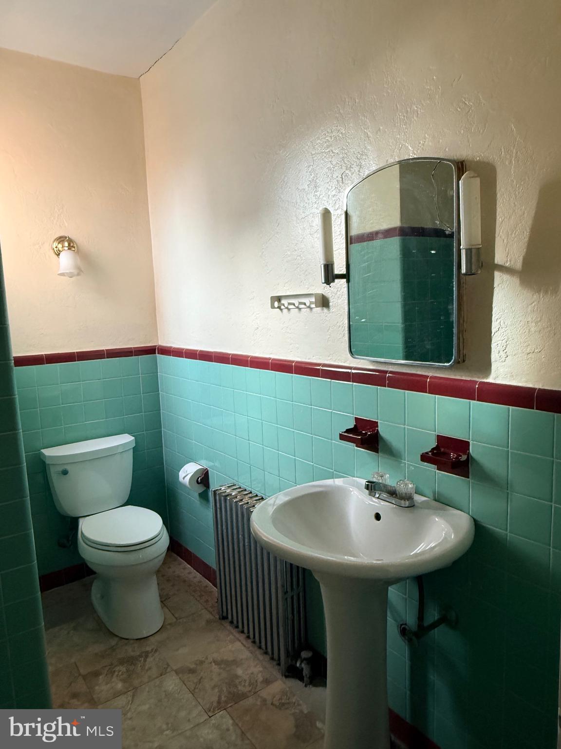 FISHTOWN - Commercial Sale