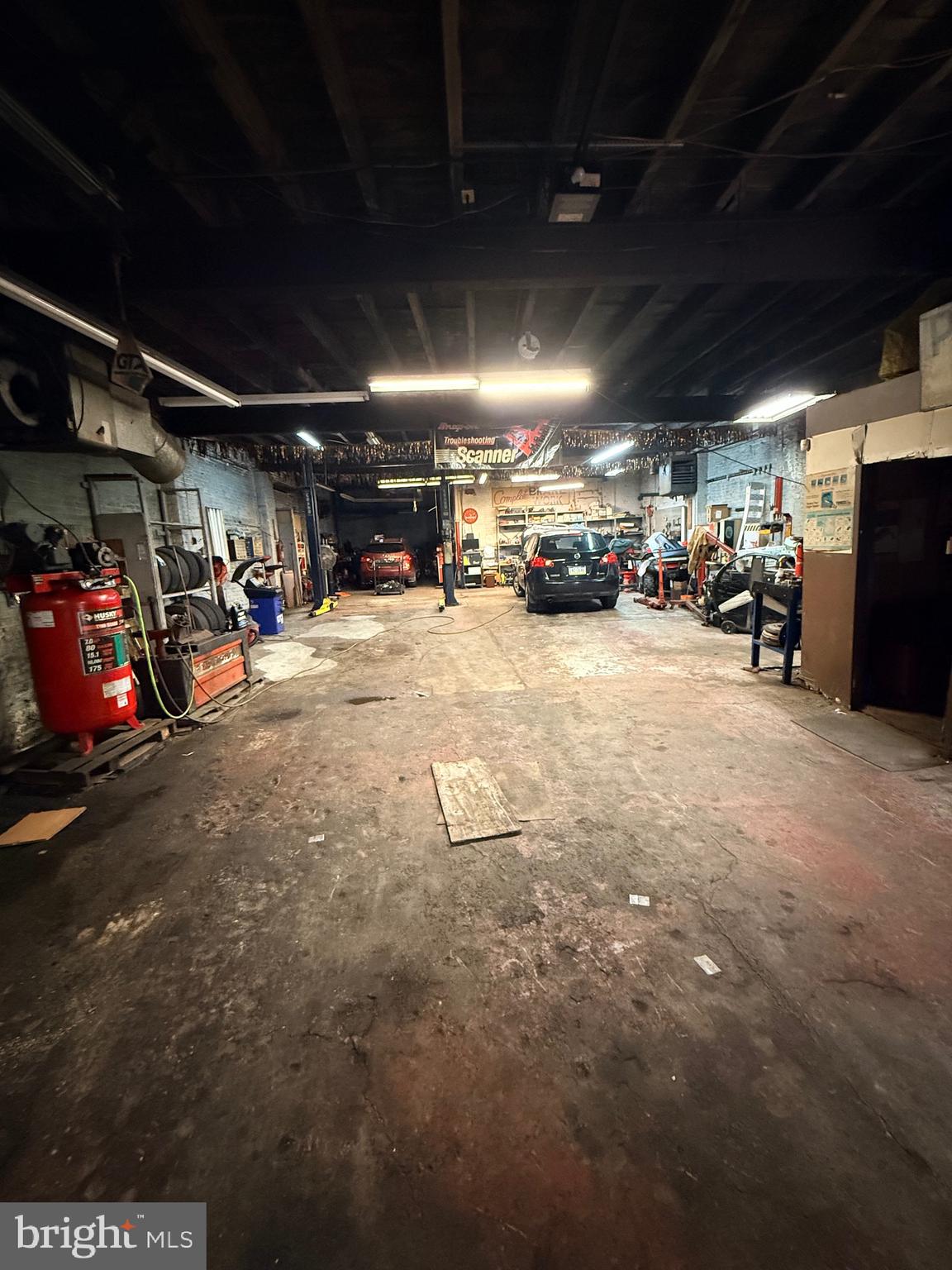 FISHTOWN - Commercial Sale