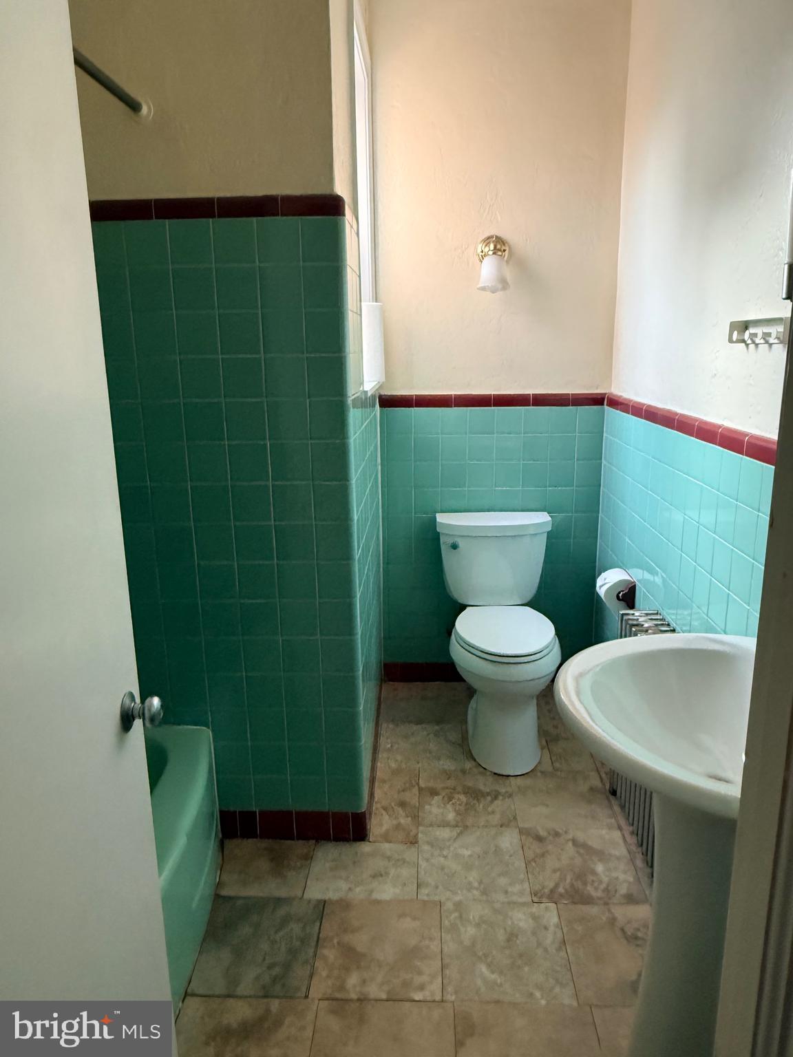 FISHTOWN - Commercial Sale