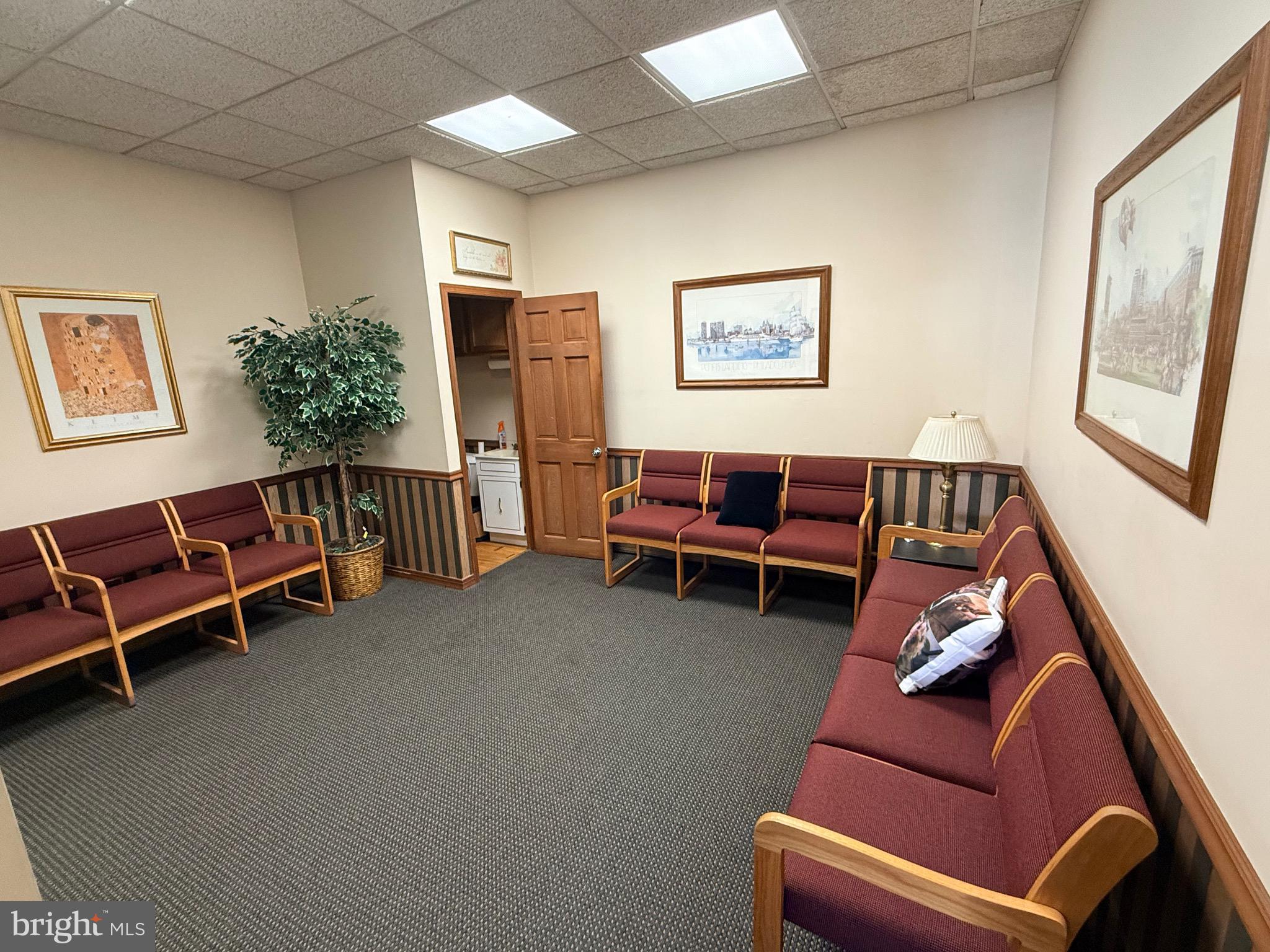 FISHTOWN - Commercial Sale