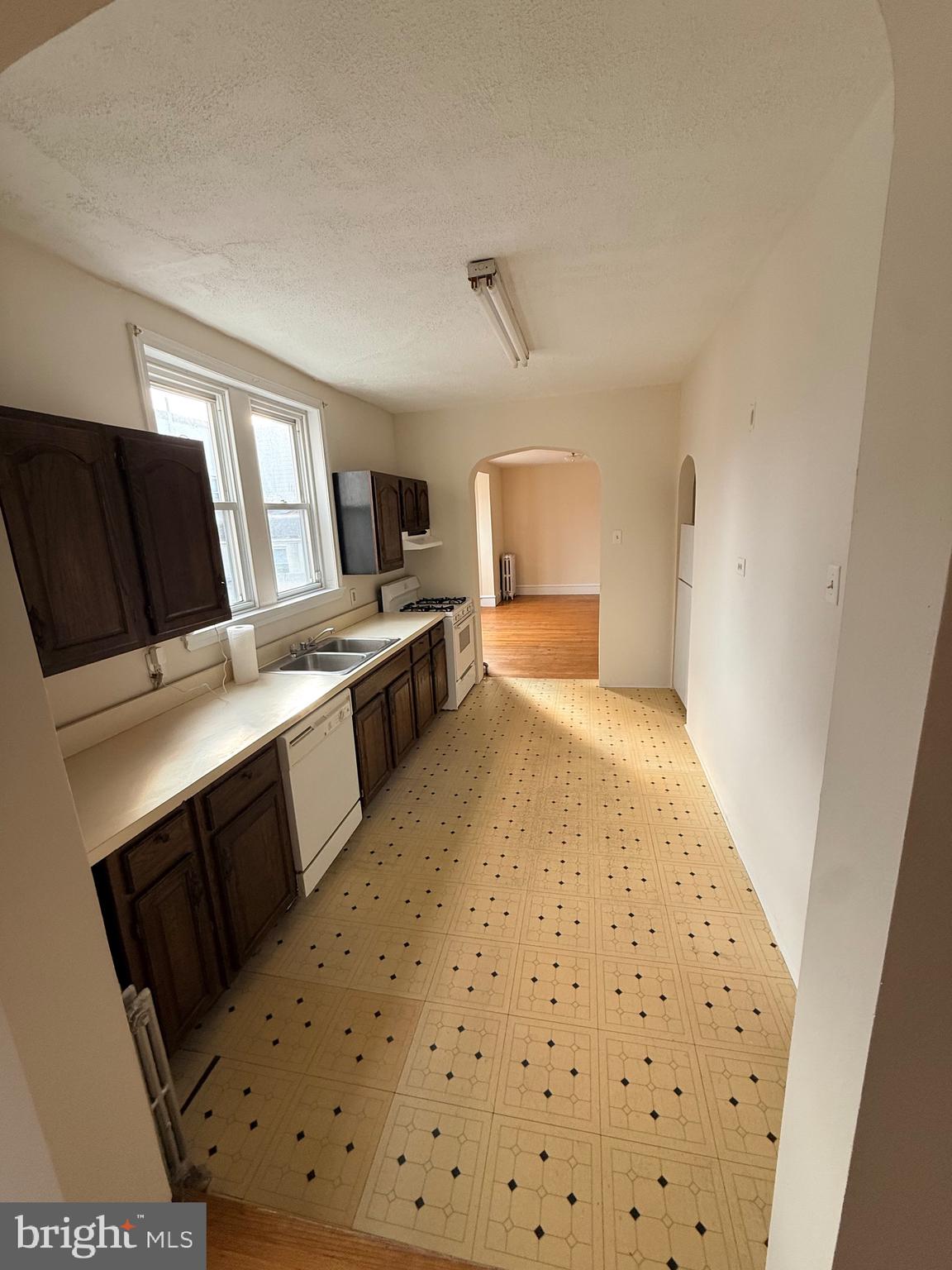 FISHTOWN - Commercial Sale