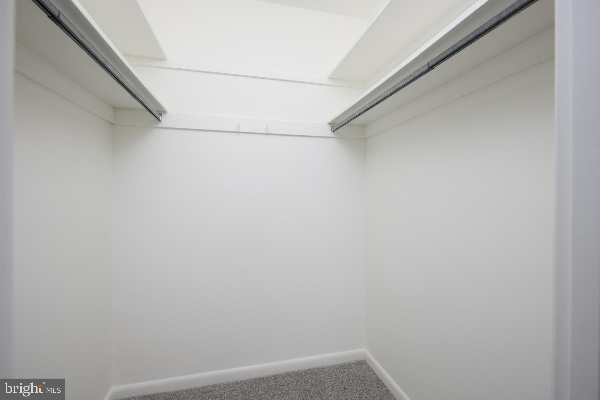 COLUMBIA TOWERS - Residential