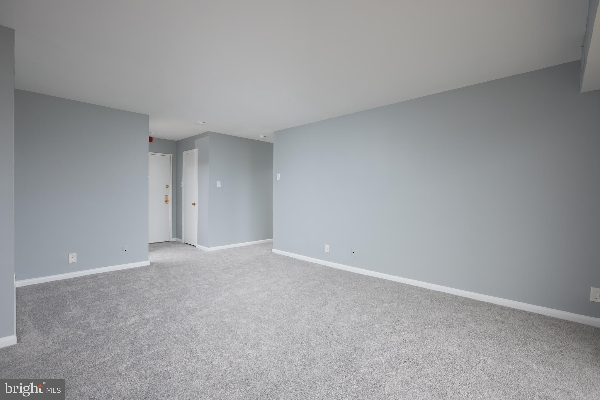 COLUMBIA TOWERS - Residential