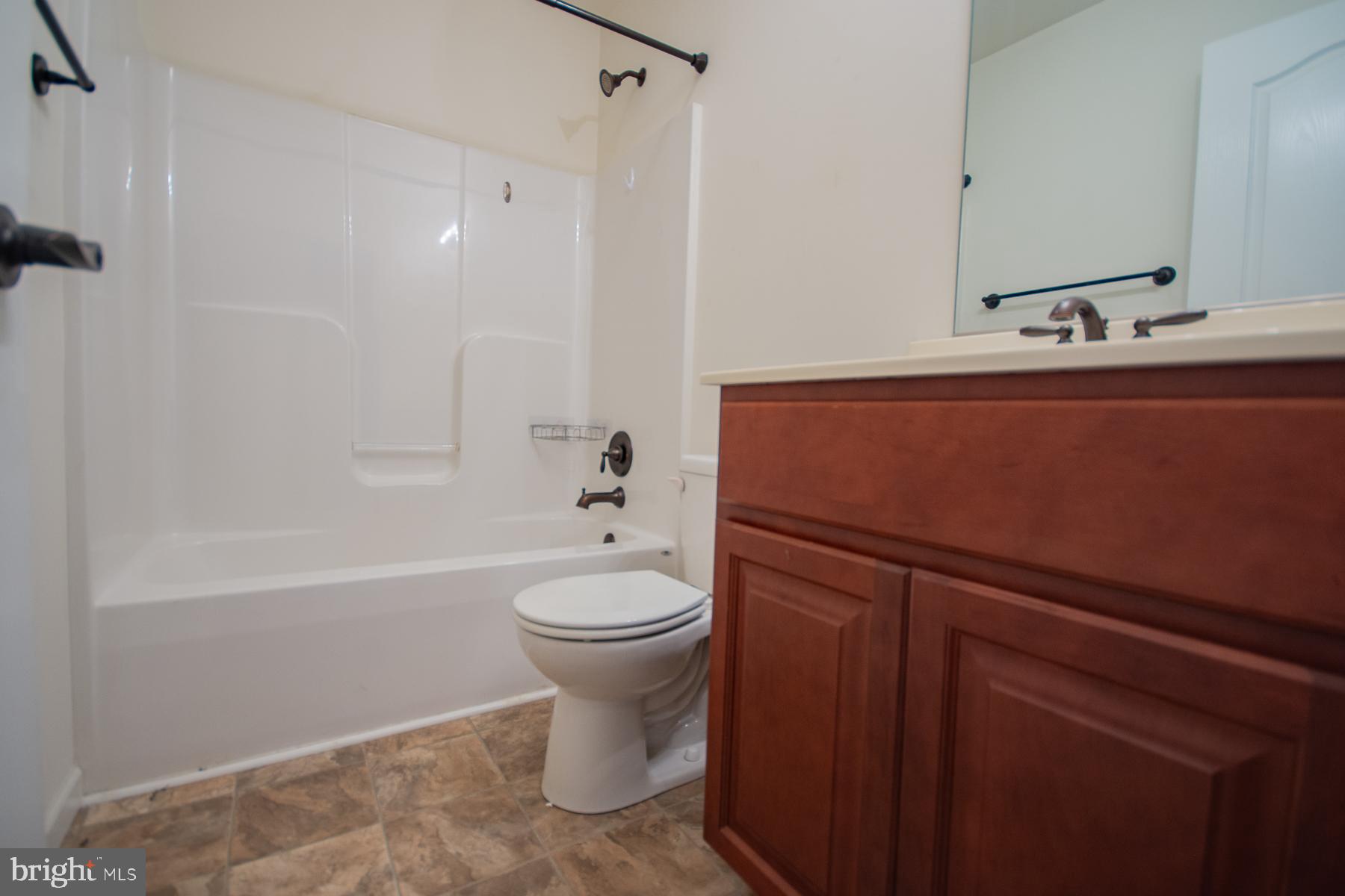 HICKORY RUN II - Residential Lease