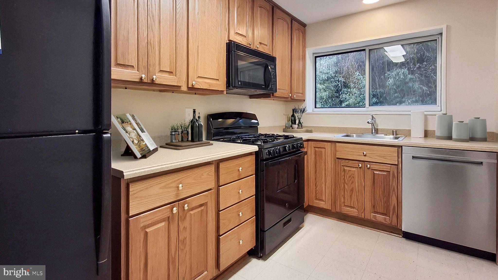 PARKSIDE CONDOMINIUMS - Residential