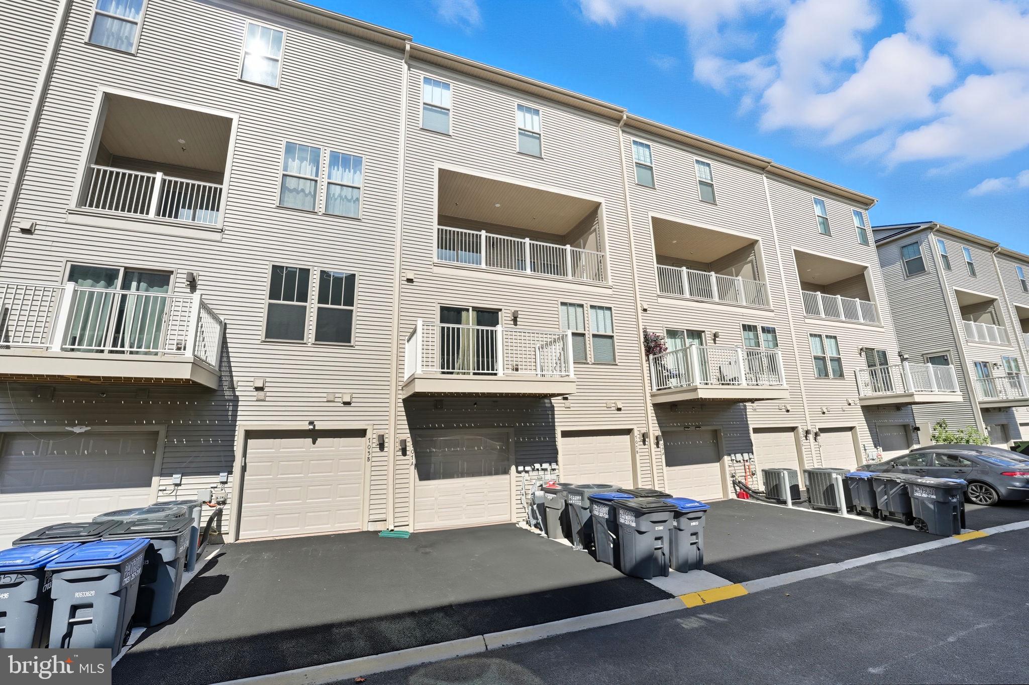 707 THOMAS LANE A