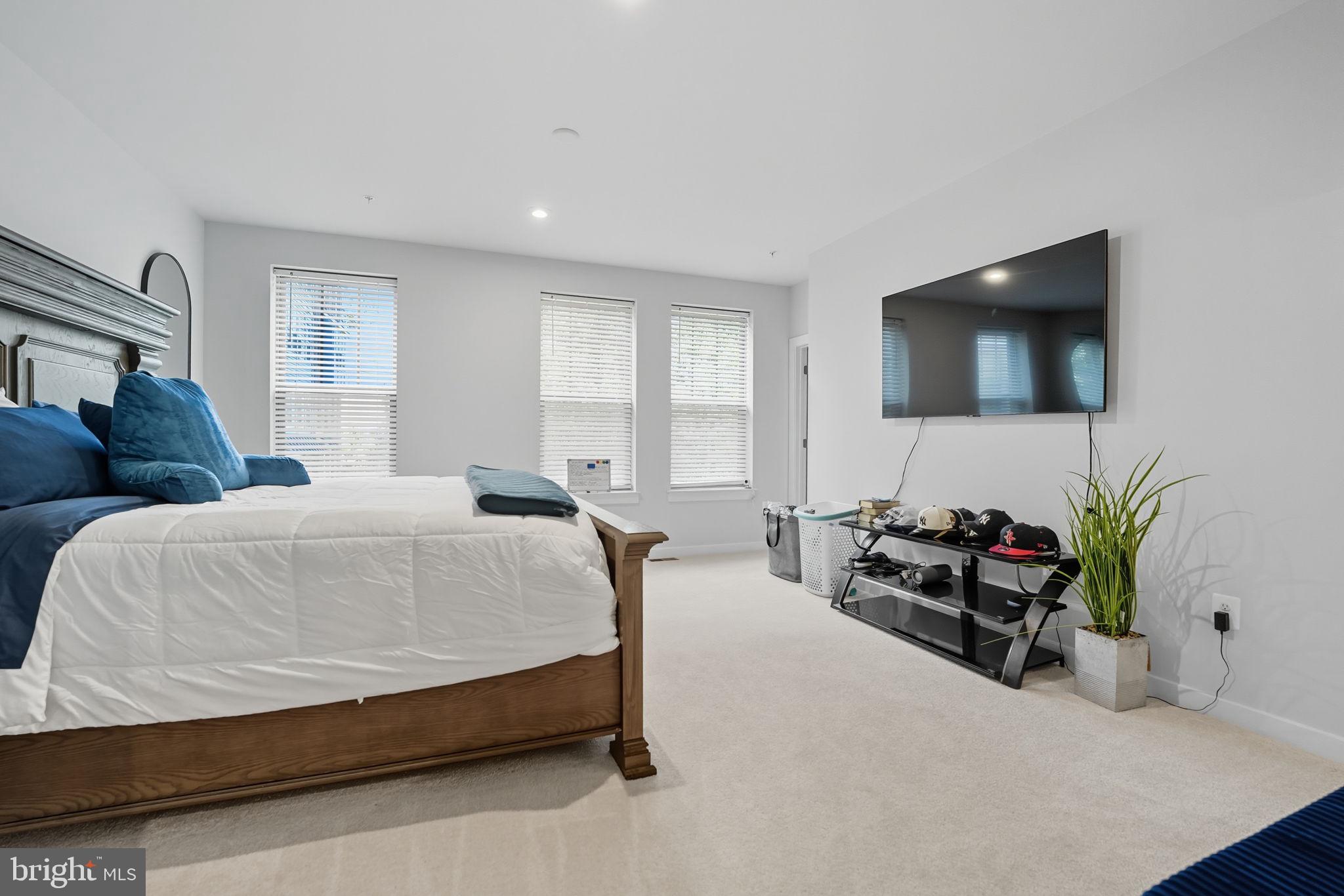 VILLAGE AT MANASSAS PARK - Residential Lease