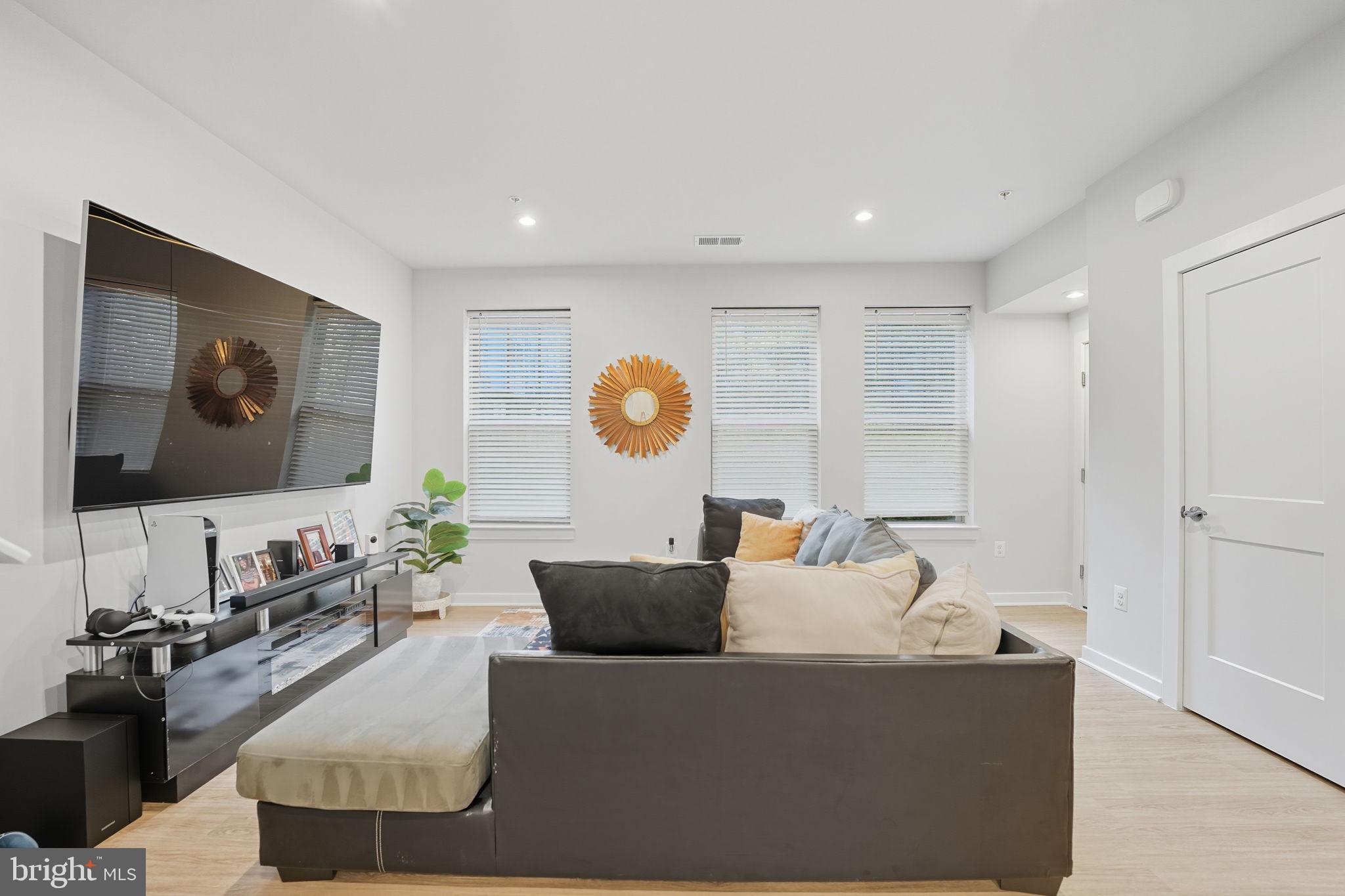 VILLAGE AT MANASSAS PARK - Residential Lease