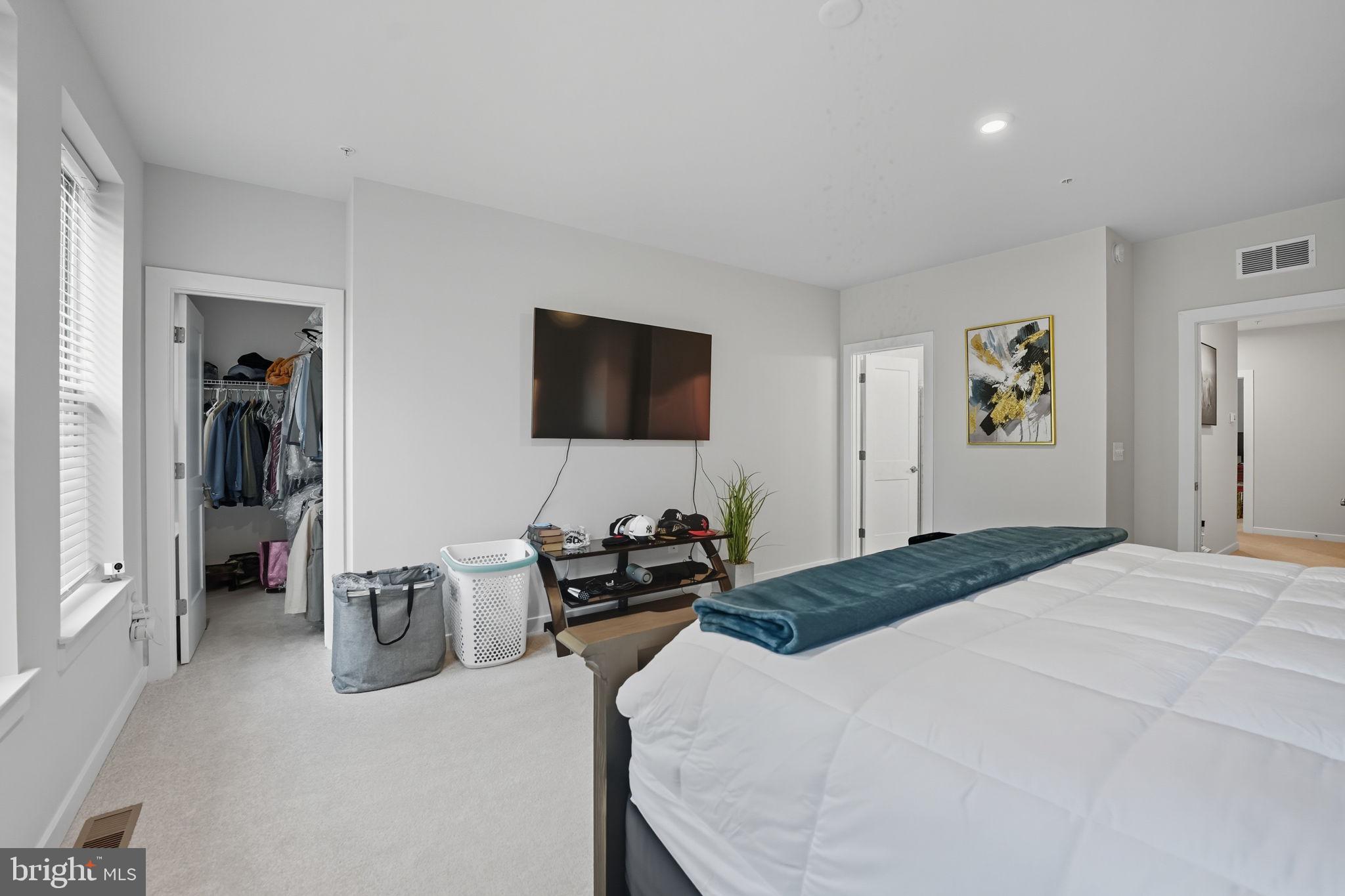 VILLAGE AT MANASSAS PARK - Residential Lease