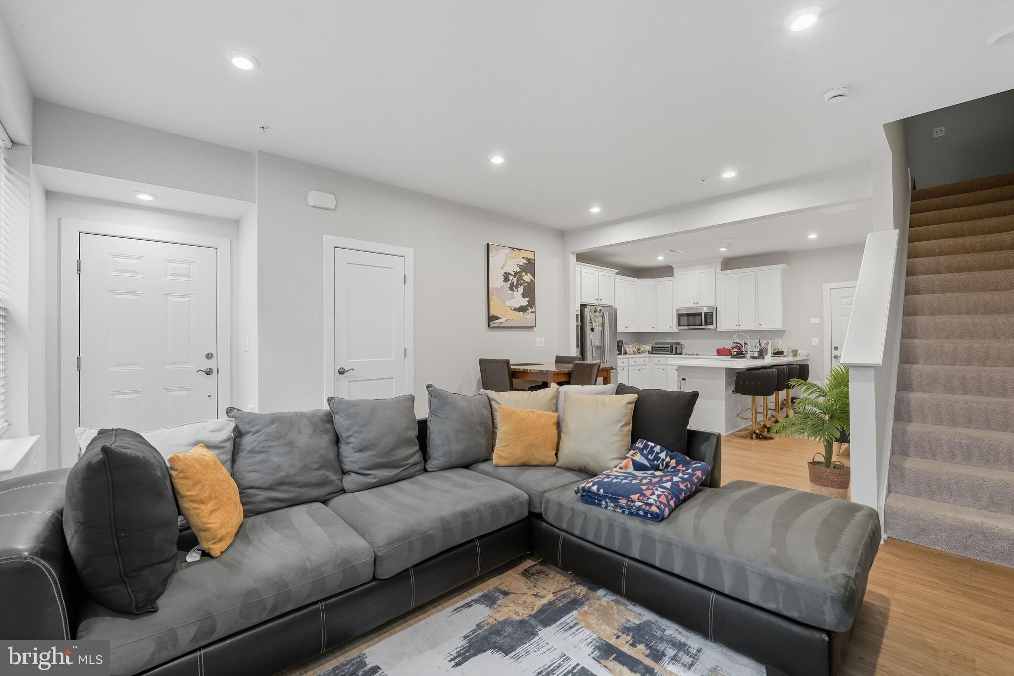 VILLAGE AT MANASSAS PARK - Residential Lease