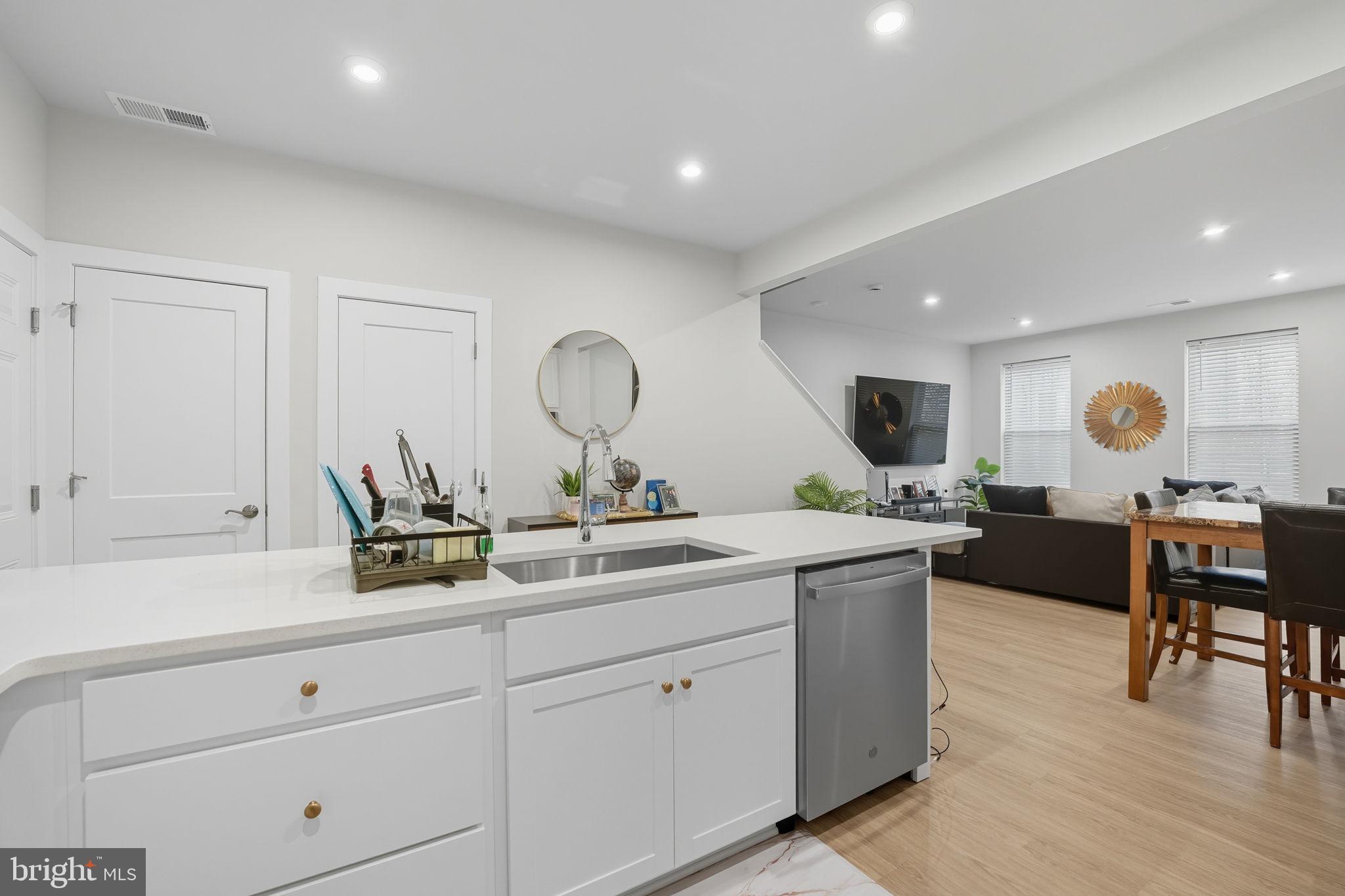 VILLAGE AT MANASSAS PARK - Residential Lease