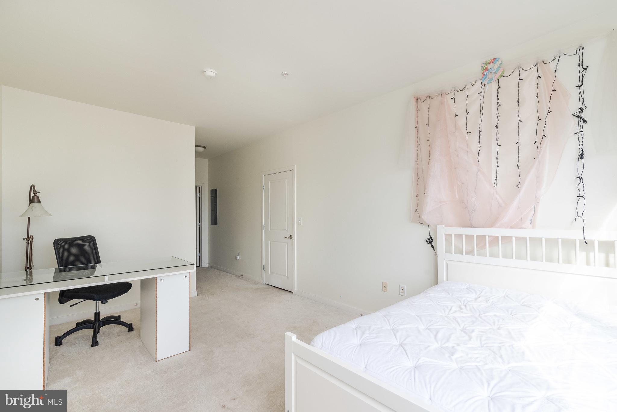 CHARLES VILLAGE - Residential Lease