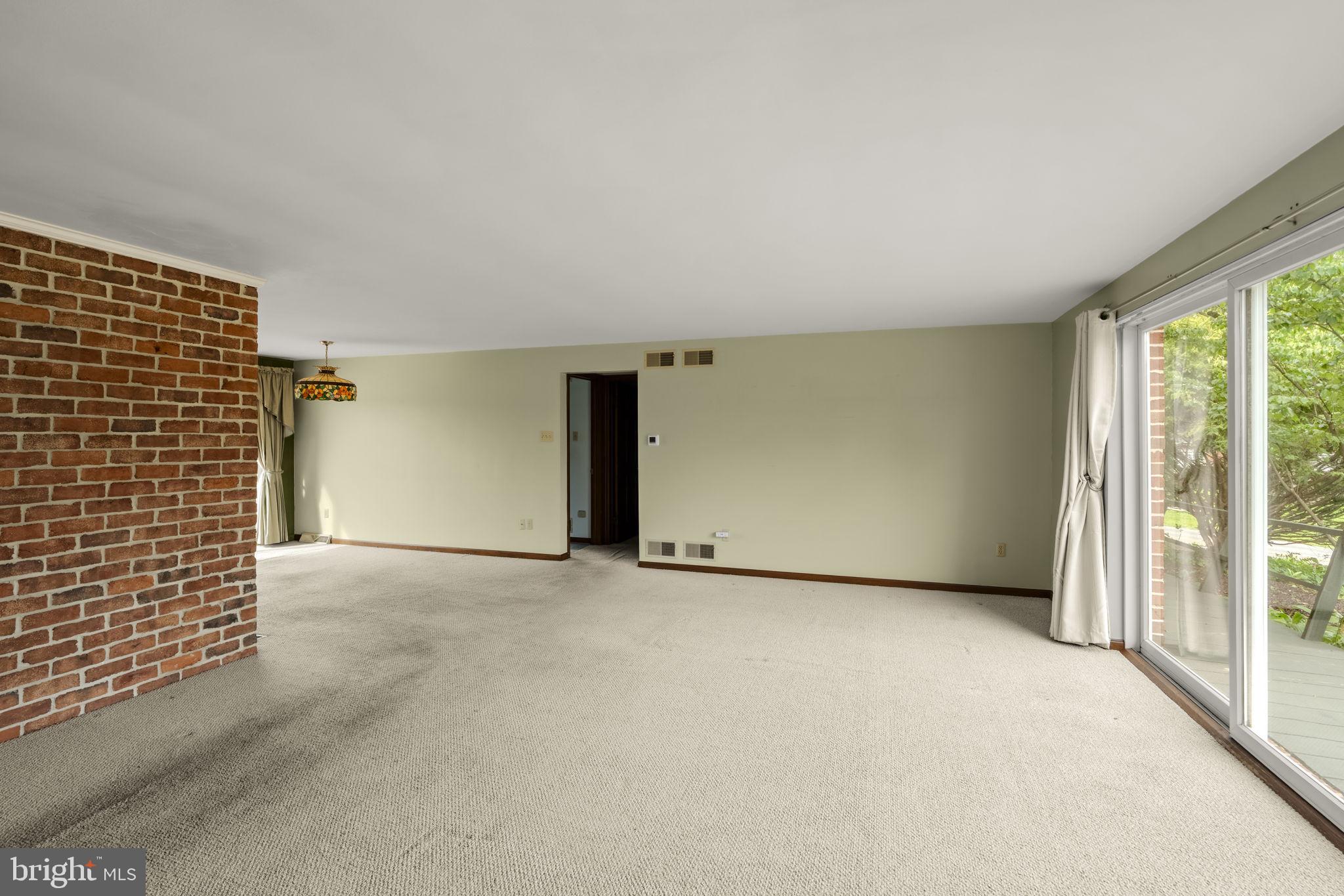 301 E LANCASTER AVENUE