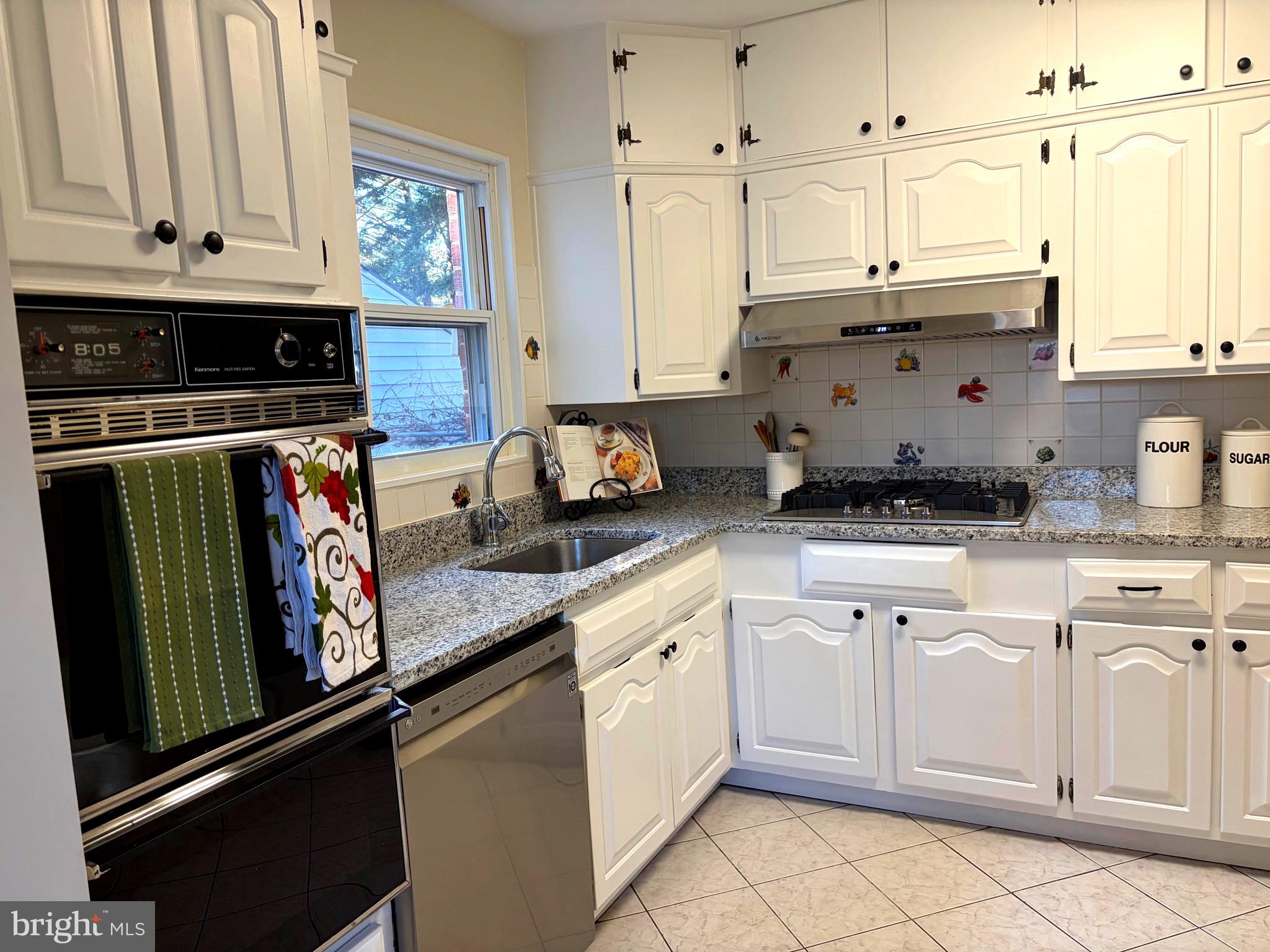 ROYAL VIEW - Residential